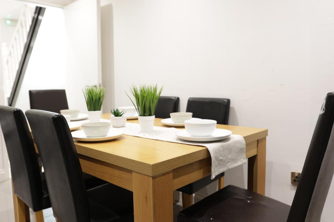 5 Bed Town House Within City Centre And Sleeps Up To 11 With Sky And Netflix Birmingham Exterior foto