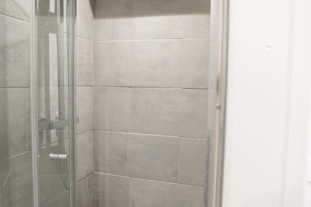 5 Bed Town House Within City Centre And Sleeps Up To 11 With Sky And Netflix Birmingham Exterior foto