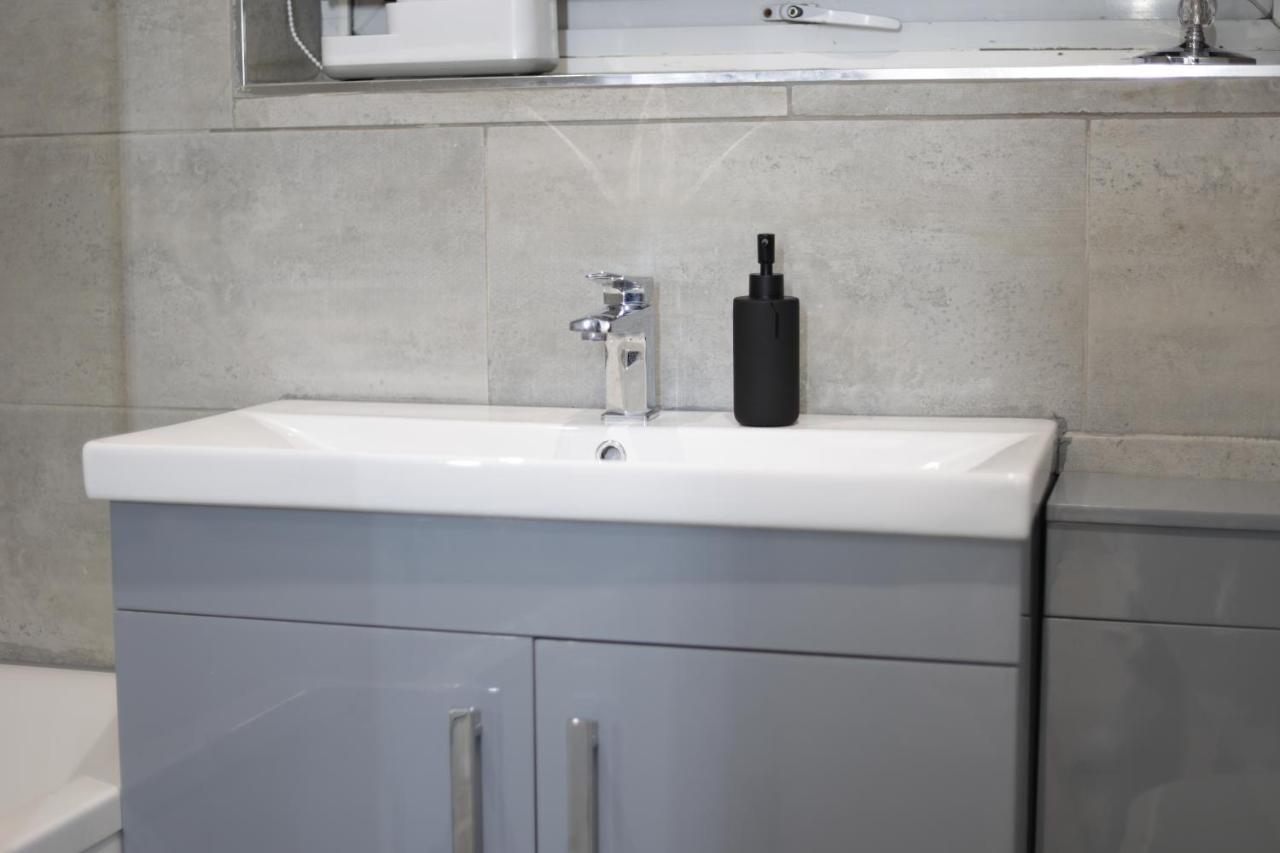5 Bed Town House Within City Centre And Sleeps Up To 11 With Sky And Netflix Birmingham Exterior foto