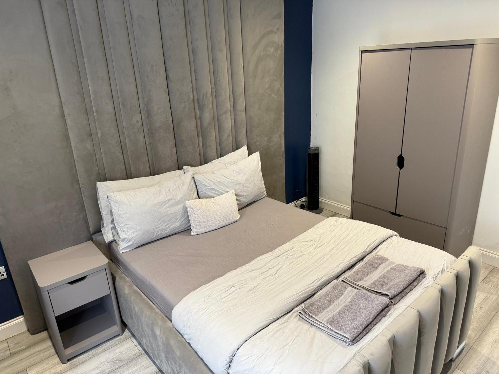5 Bed Town House Within City Centre And Sleeps Up To 11 With Sky And Netflix Birmingham Exterior foto