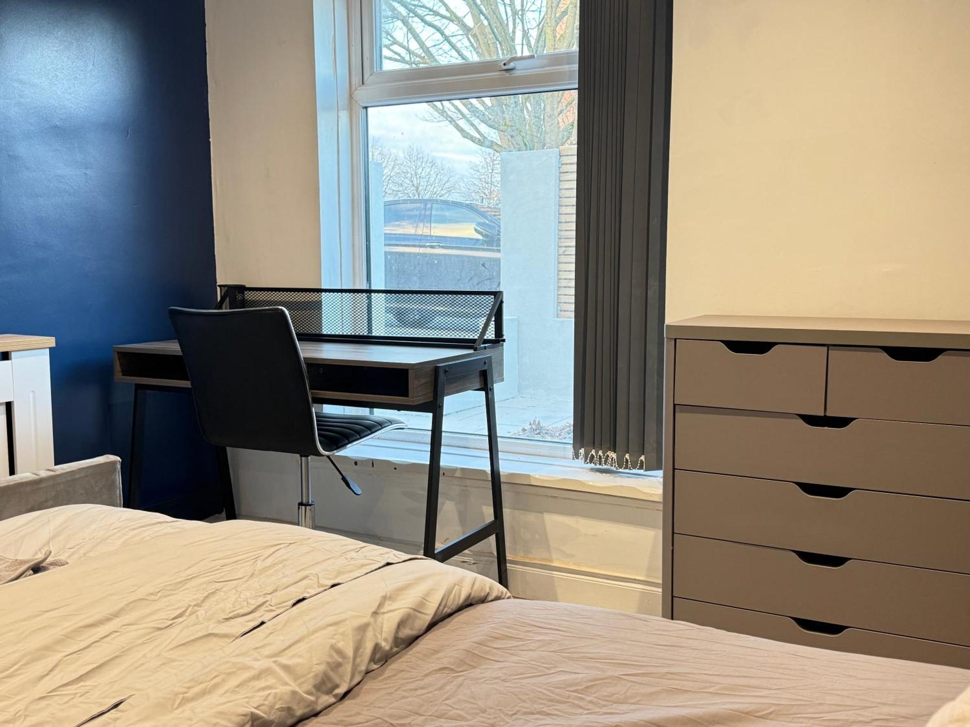 5 Bed Town House Within City Centre And Sleeps Up To 11 With Sky And Netflix Birmingham Exterior foto