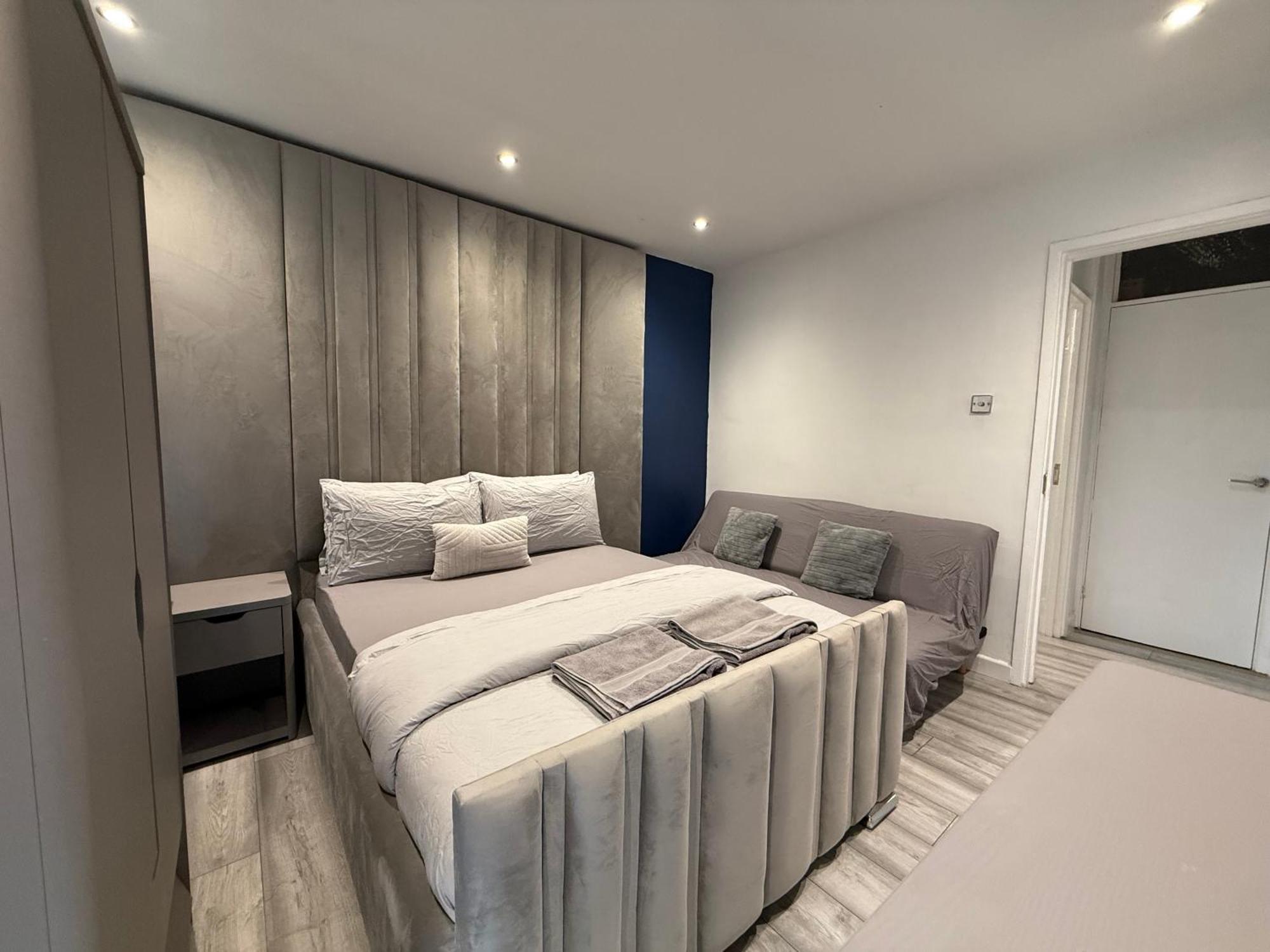 5 Bed Town House Within City Centre And Sleeps Up To 11 With Sky And Netflix Birmingham Exterior foto